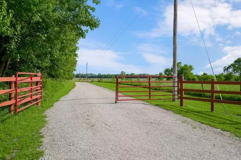 1949 N 900th Rd, Eudora, KS 66025 photo 2
