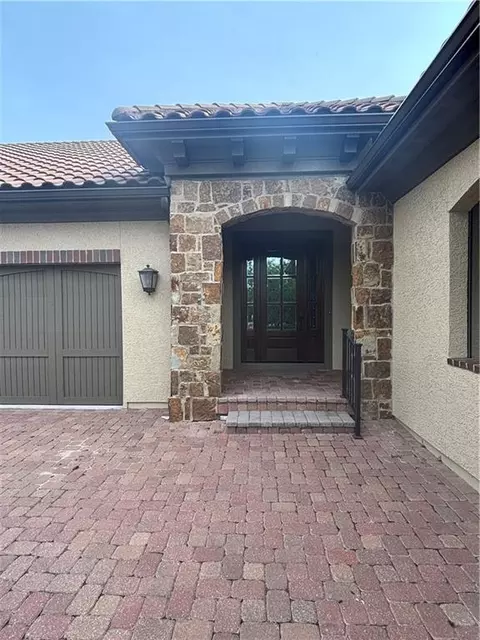 3114 W 137th St, Leawood, KS 66224