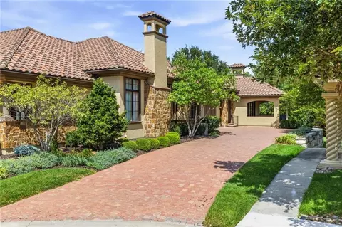 3114 W 137th St, Leawood, KS 66224