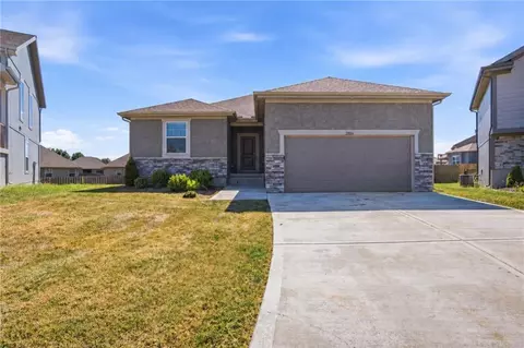 21806 Massa Cir, Peculiar, MO 64078