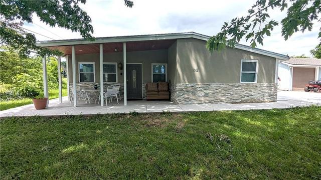7002 E 102nd St, Kansas City, MO 64134