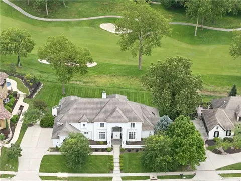 6517 Ridge Rd, Kansas City, MO 64152