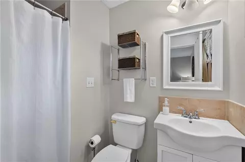 Bath - 4115 S Cottage Ave, Independence, MO 64055 photo 2 of 3