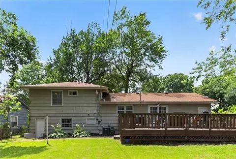 Exterior - 4115 S Cottage Ave, Independence, MO 64055 photo 6 of 8