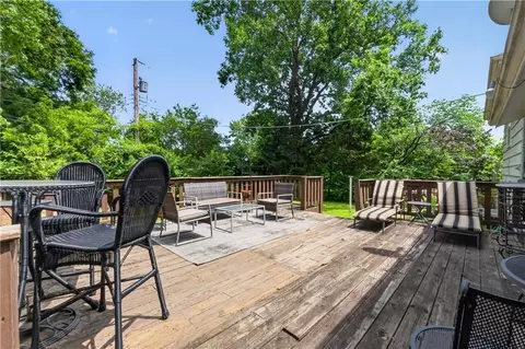 Exterior - 4115 S Cottage Ave, Independence, MO 64055 photo 3 of 8