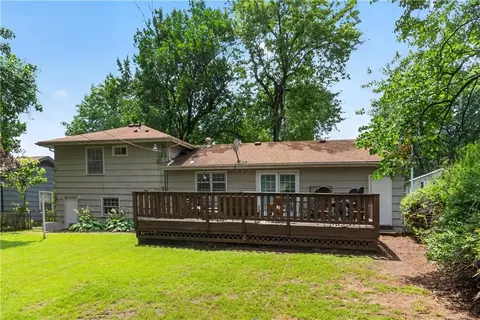 Exterior - 4115 S Cottage Ave, Independence, MO 64055 photo 7 of 8