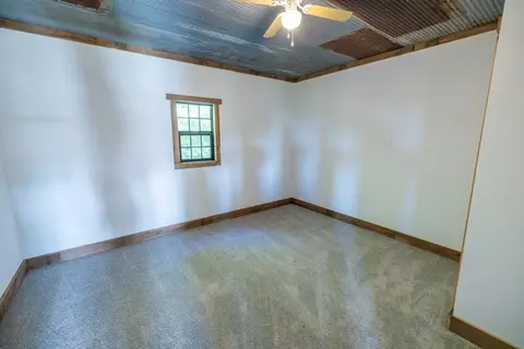 Bedroom - 18 NE 100th St, Spickard, MO 64679 photo 3 of 6