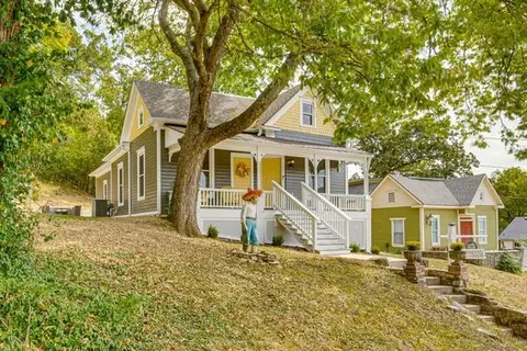436 E Broadway Ave, Excelsior Springs, MO 64024