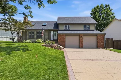 6815 Acuff St, Shawnee, KS 66216