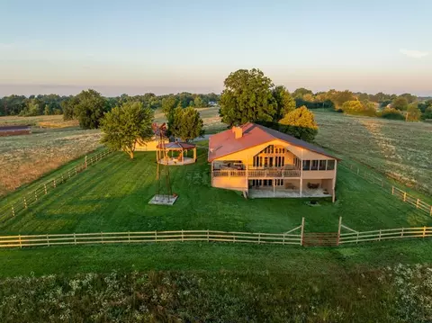 Exterior - 662 W 6th St, Schell City, MO 64783 photo 2 of 17