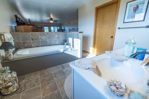 Bath - 662 W 6th St, Schell City, MO 64783 photo 4 of 7