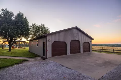 Exterior - 662 W 6th St, Schell City, MO 64783 photo 12 of 17