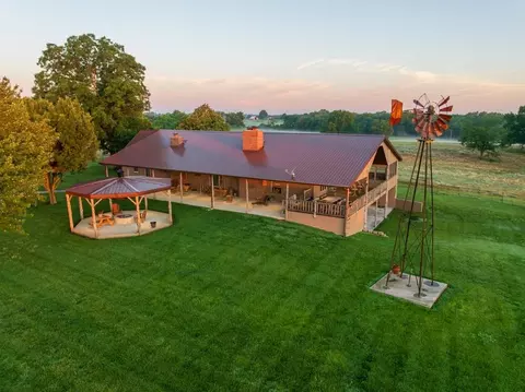 Exterior - 662 W 6th St, Schell City, MO 64783 photo 1 of 17