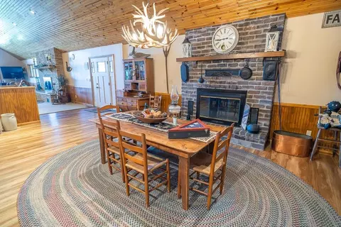 Dining - 662 W 6th St, Schell City, MO 64783 photo 2 of 3