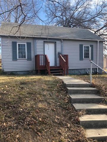 117 S Fairview Ave, Liberty, MO 64068