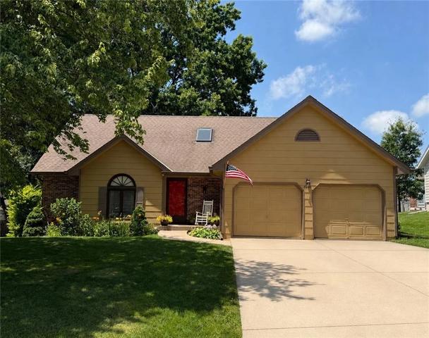 3710 NE Stanton St, Lees Summit, MO 64064