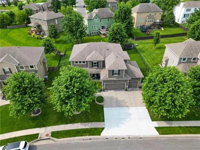 104 SW Shores Dr, Lees Summit, MO 64064