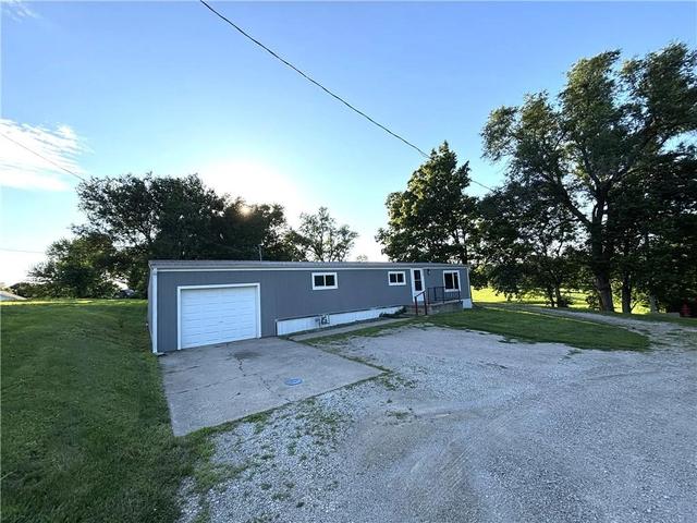 8288 Lee Rd, Atchison, KS 66002