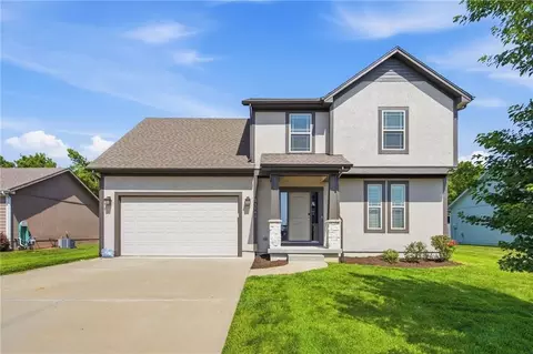 21141 Noble St, Spring Hill, KS 66083