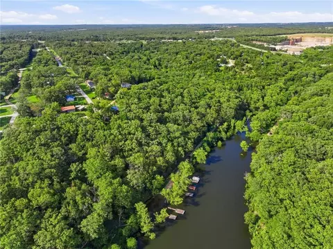 23455 Little Loop Dr, Hermitage, MO 65668 photo 3