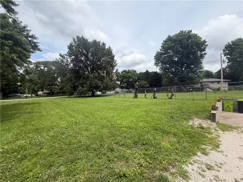 16009 Eastern Ave, Belton, MO 64012