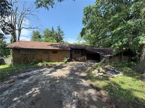 6308 Waverly Ave, Kansas City, KS 66104