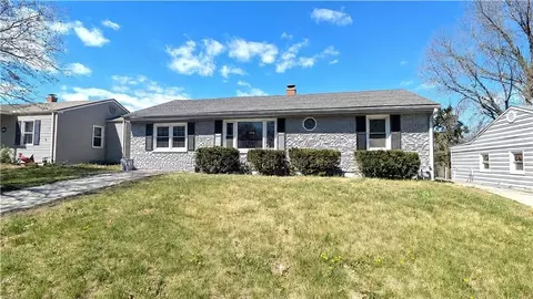 10504 E 25th Ter, Independence, MO 64052