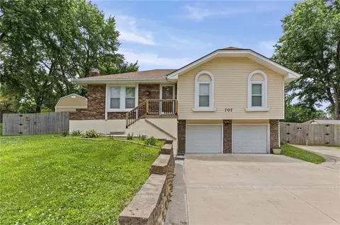 707 NE 115th Ter, Kansas City, MO 64155