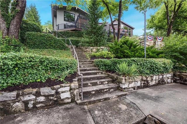 19 R St, Lees Summit, MO 64086