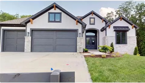 7461 N Mckinley Ave, Kansas City, MO 64158
