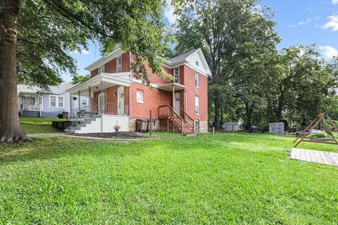 1016 N 10th St, Atchison, KS 66002 photo 3