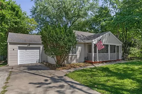 6625 Elm St, Raytown, MO 64133