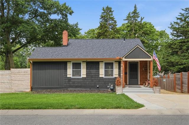 8524 Riley St, Overland Park, KS 66212