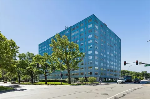 333 W Meyer Blvd #306, Kansas City, MO 64113
