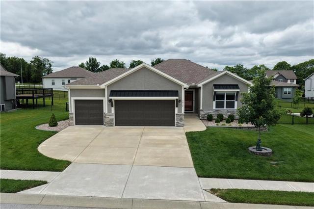 1812 Winchester Dr, Pleasant Hill, MO 64080