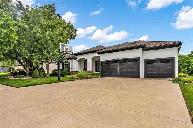 2421 NE Lake Breeze Dr, Lees Summit, MO 64086