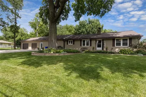7327 Hardy St, Overland Park, KS 66204