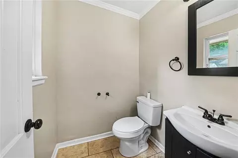 Bath - 1322 S Hocker Ave, Independence, MO 64055 photo 2 of 3