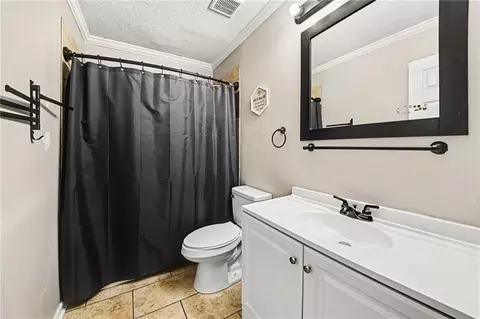 Bath - 1322 S Hocker Ave, Independence, MO 64055 photo 1 of 3
