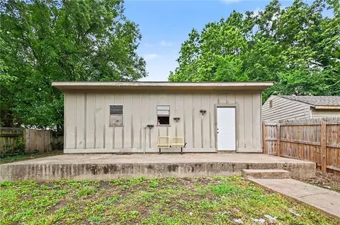 Other - 1322 S Hocker Ave, Independence, MO 64055 photo 4 of 5
