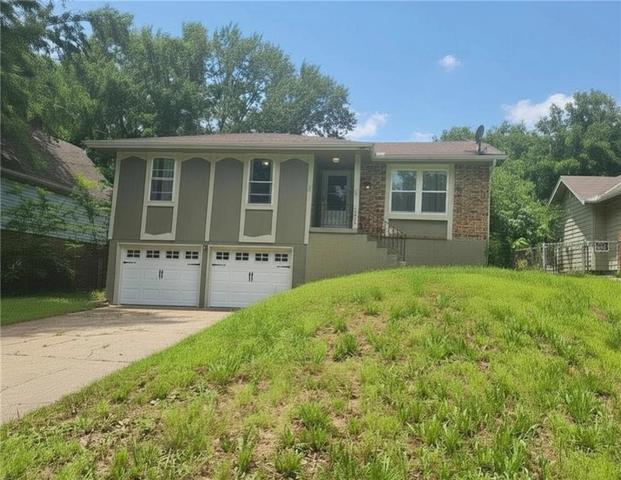 1322 S Hocker Ave, Independence, MO 64055