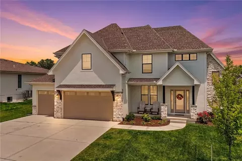2705 NE Wheatley Dr, Blue Springs, MO 64029