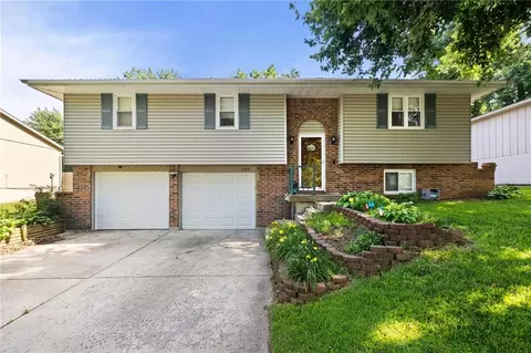 17819 E Greentree Ave, Independence, MO 64057