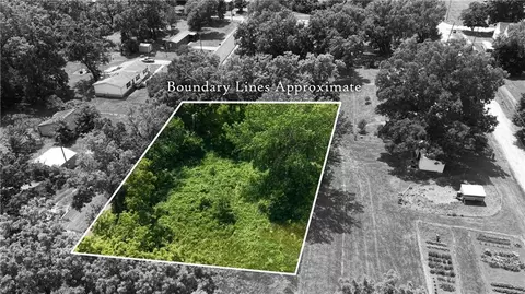 E Arthur Street, Hamilton, MO 64644 photo 3
