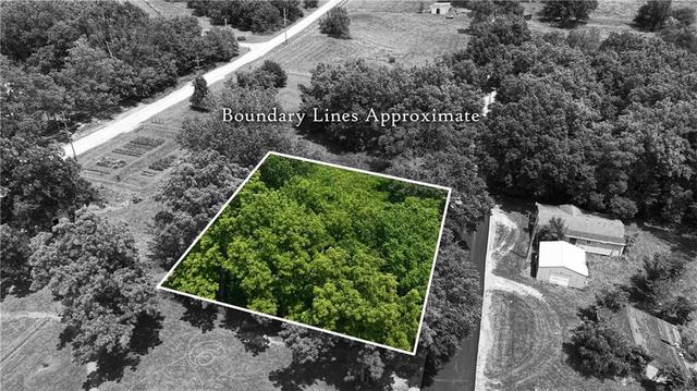 E Arthur Street, Hamilton, MO 64644