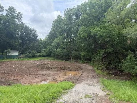 2701 NW 68th St, Kansas City, MO 64151