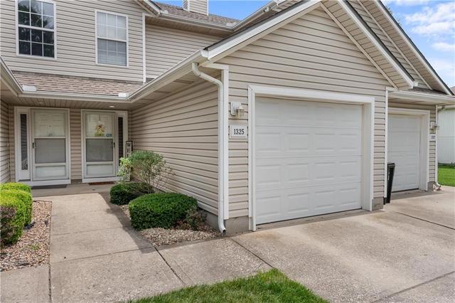 1325 SE Norwood Dr, Lees Summit, MO 64081