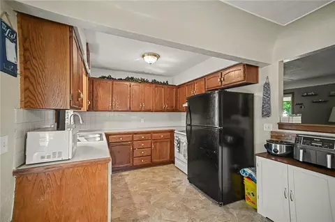 Kitchen - 120 Baker St, Buckner, MO 64016 photo 2 of 3