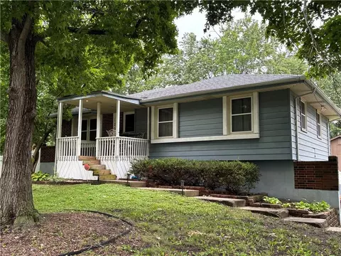 120 Baker St, Buckner, MO 64016