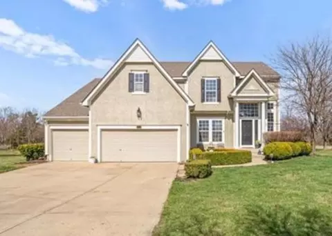 18518 W 252nd St, Paola, KS 66071